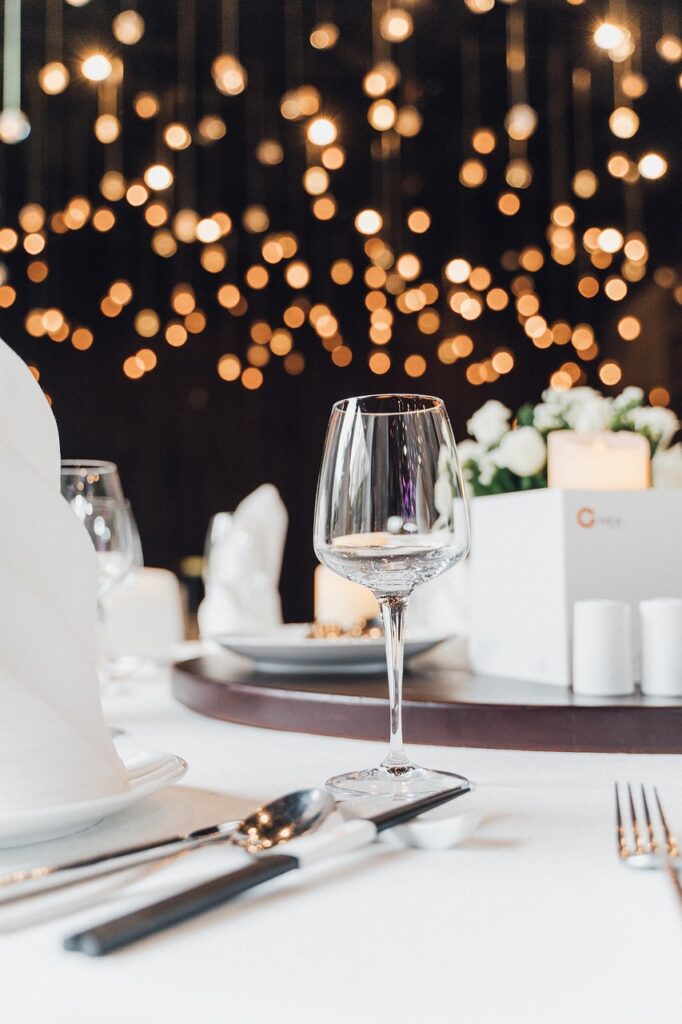 découvrez des idées inspirantes et des astuces pratiques pour la décoration d'événements. transformez vos occasions spéciales en moments inoubliables grâce à des décors uniques et personnalisés qui reflètent votre style.