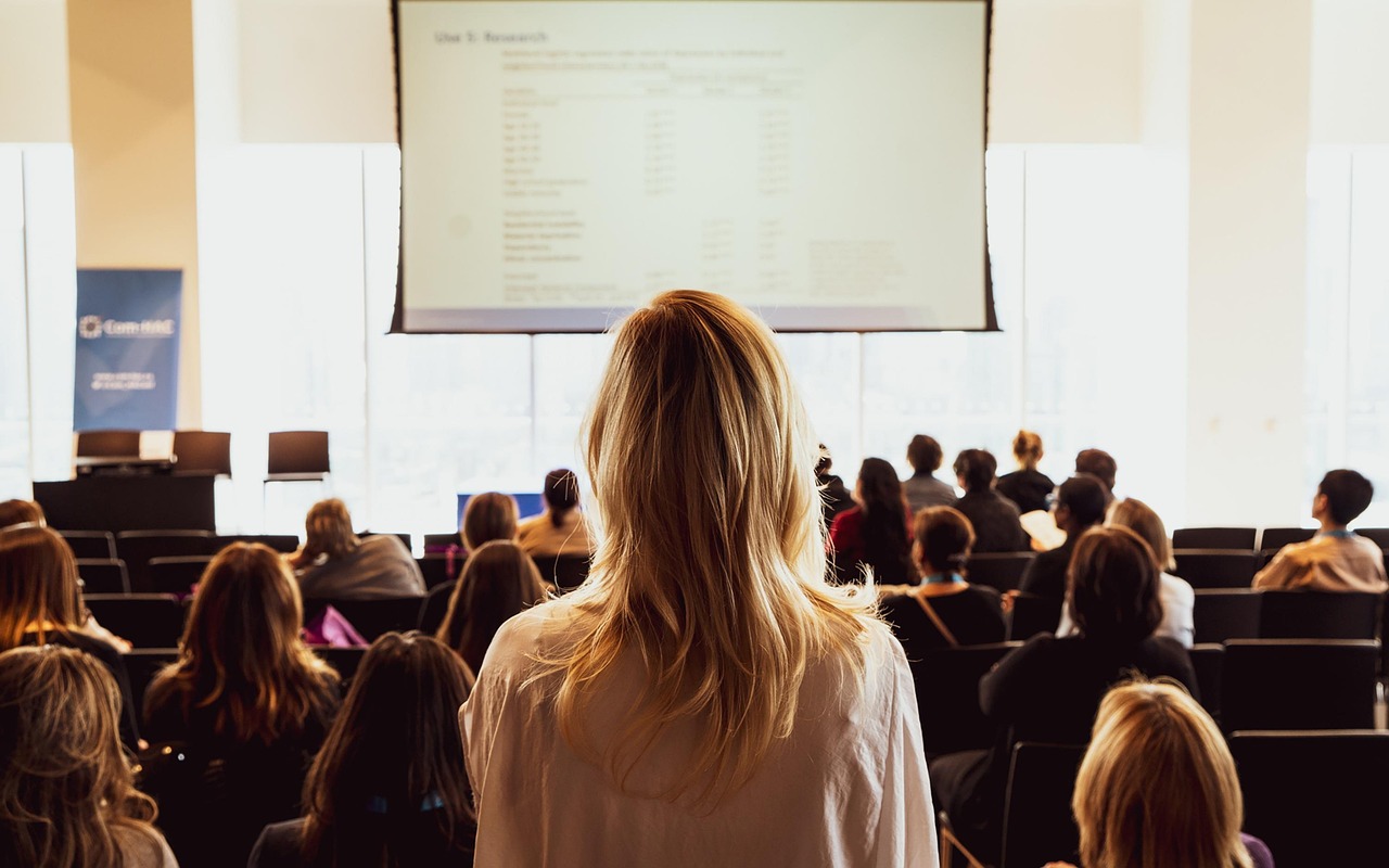 organisez un événement d'entreprise mémorable qui renforce les liens entre vos collaborateurs et stimule l'innovation. découvrez nos solutions sur mesure pour des séminaires, des conférences et des fêtes d'entreprise inoubliables.