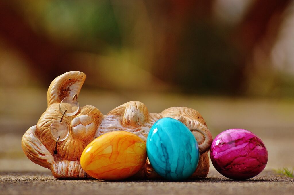 découvrez la fête de pâques : origine, traditions et idées pour célébrer cet événement printanier en famille. œufs décorés, chasse aux œufs et recettes gourmandes au rendez-vous !