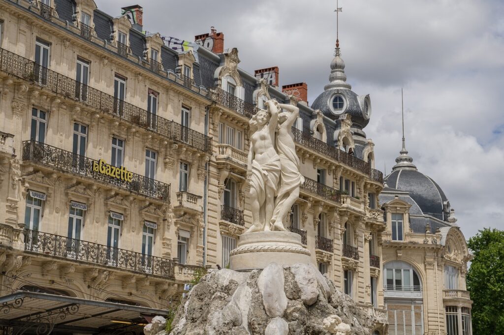 découvrez montpellier, une ville dynamique du sud de la france, réputée pour son riche patrimoine historique, ses événements culturels vibrants et son climat ensoleillé. explorez ses ruelles médiévales, ses places animées et profitez d'une gastronomique savoureuse dans un cadre magnifique.