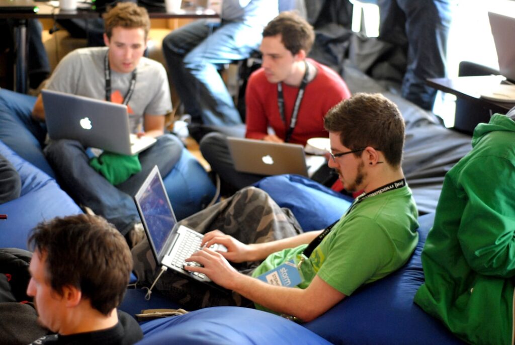découvrez l'art du networking et apprenez à établir des connexions professionnelles de valeur. optimisez votre réseau afin de booster vos opportunités de carrière et de collaboration.